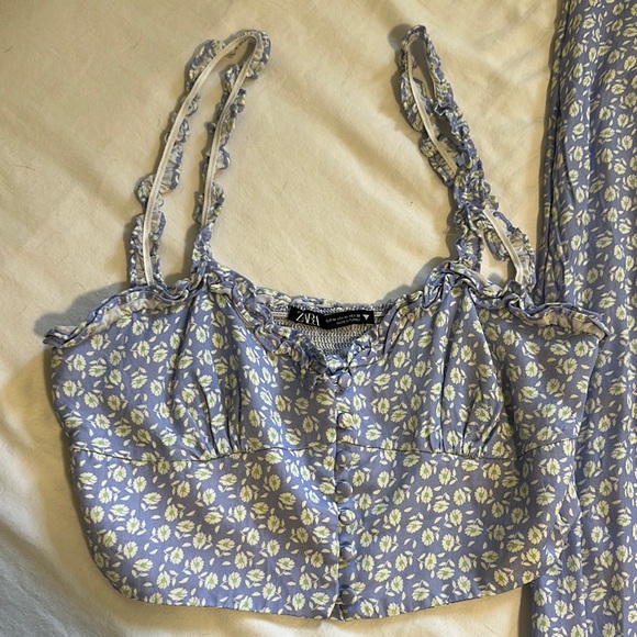 Floral Two-Piece Set in Blue and White - Picture 2 of 7